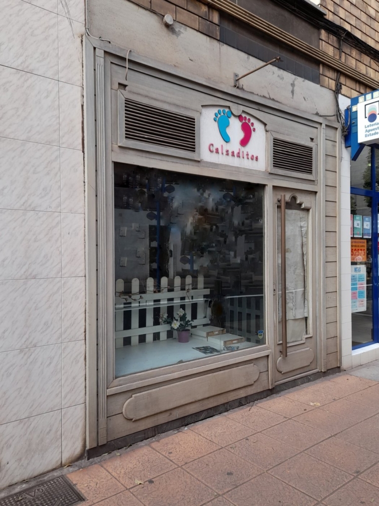 Local comercial en La Calzada