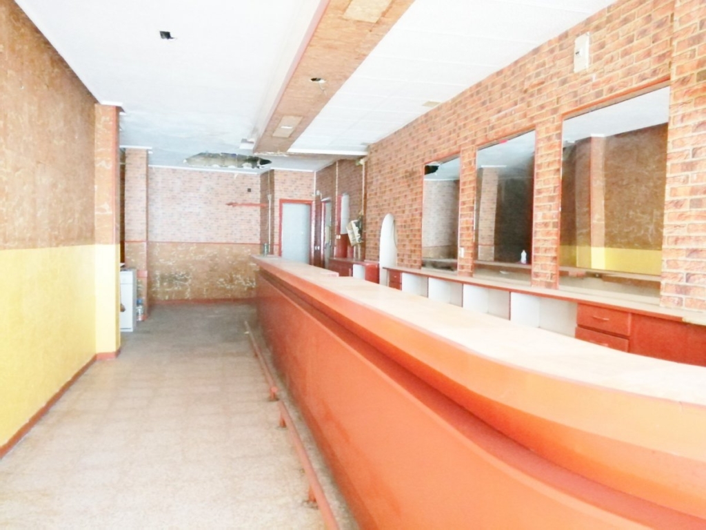 Local comercial en La Calzada
