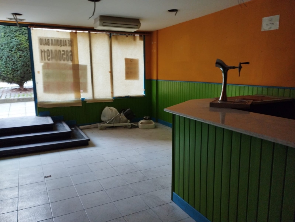 Local comercial en La Eria